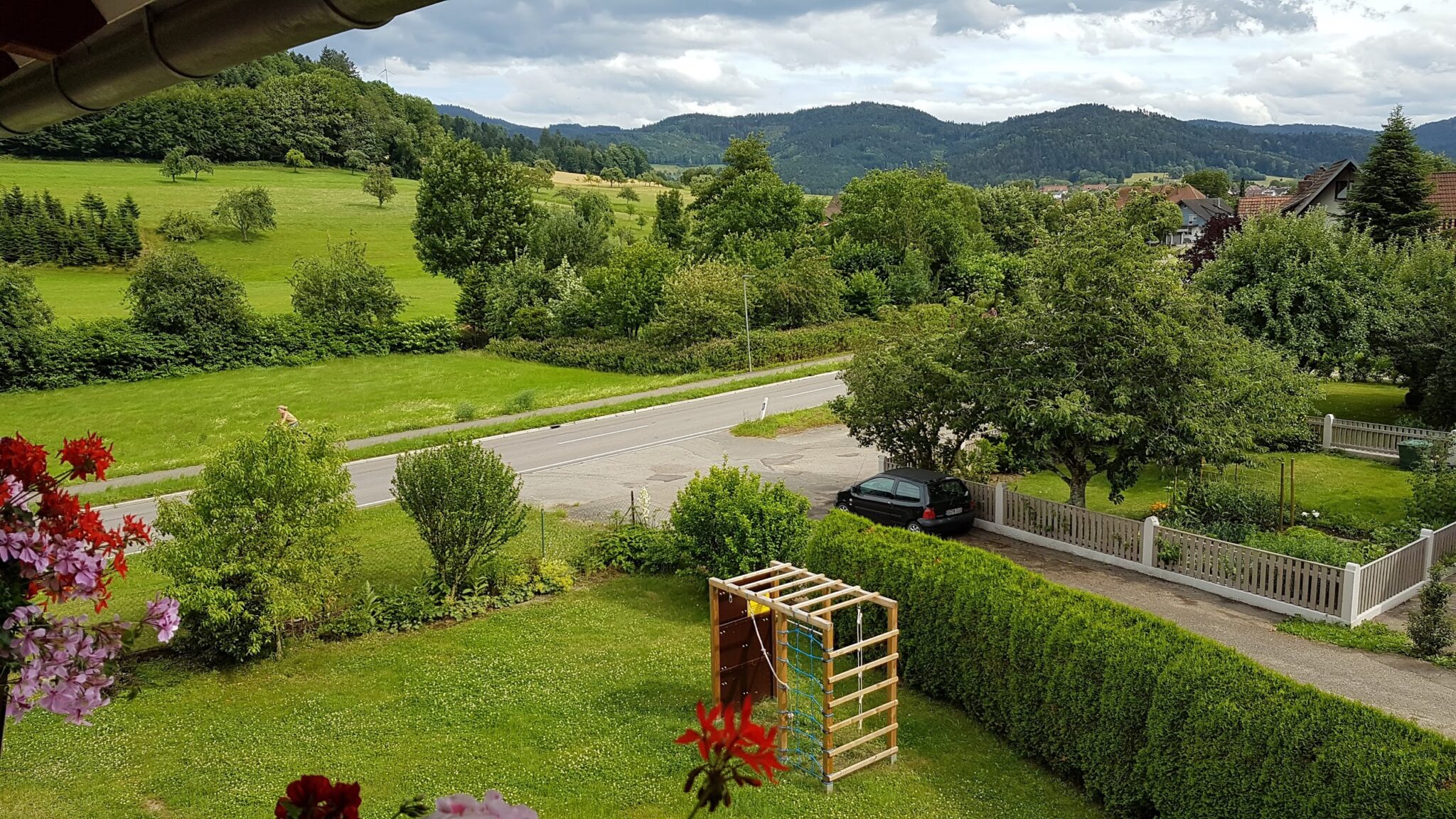 Ausblick vom Balkon der Ferienwohnung 2 "Waldesruh" im Ferienhaus Zimmermann in Zell am Harmersbach im Schwarzwald