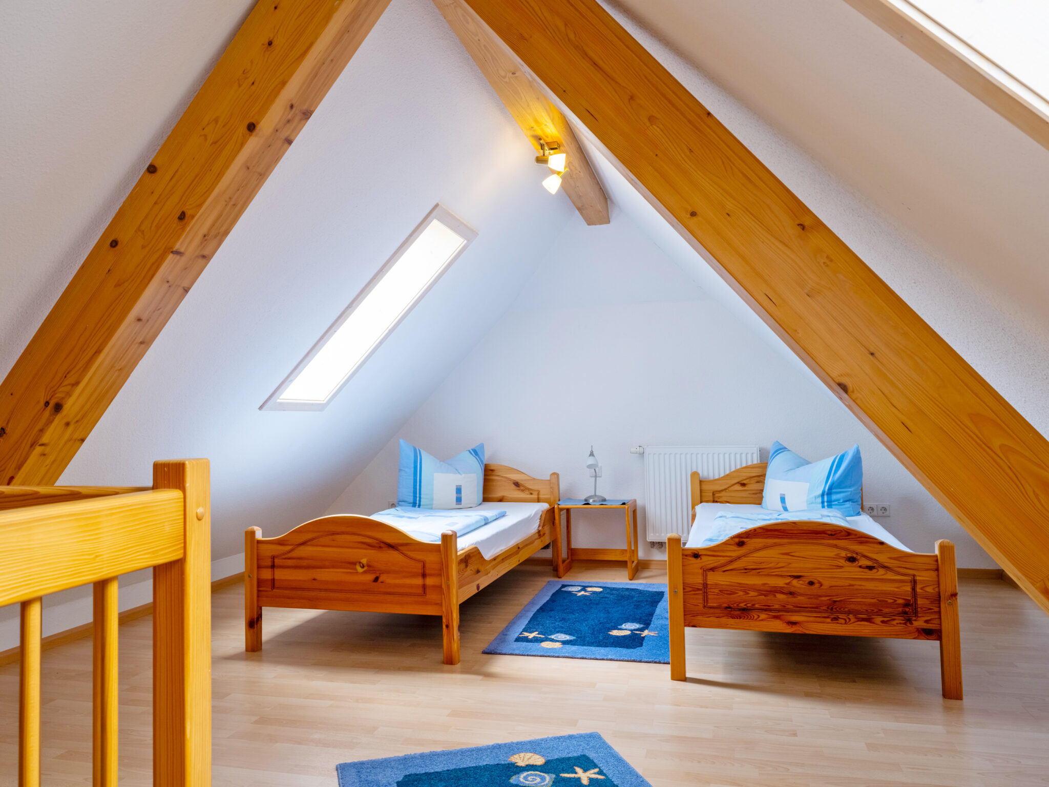Zweites Schlafzimmer in einem großen Raum unter dem Dach in der Ferienwohnung 1 "Maisonette" im Ferienhaus Zimmermann Zell im Schwarzwald