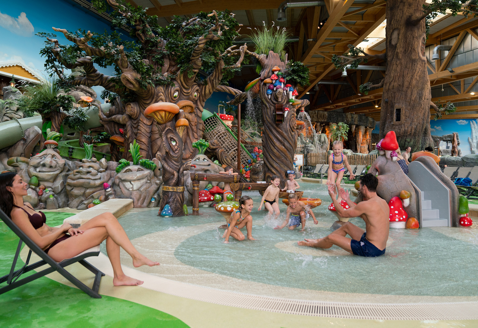 Kinder planschen im Rulantica Erlebnis Resort
