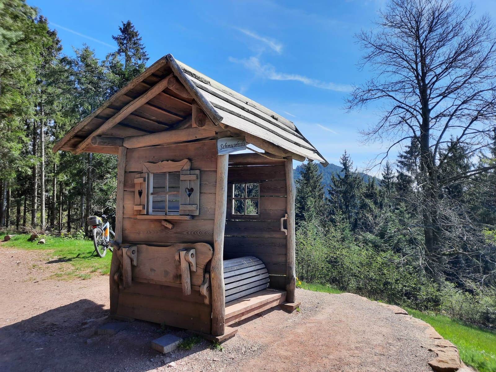 Ein Ausflugsziel in der Umgebung von Zell am Harmersbach im Schwarzwald - das "Schmusehisli"